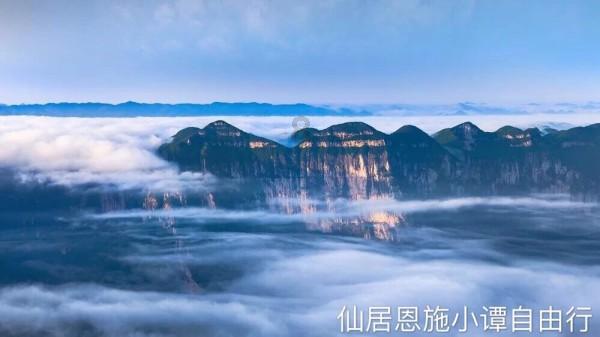 笑脸球的冒险之旅